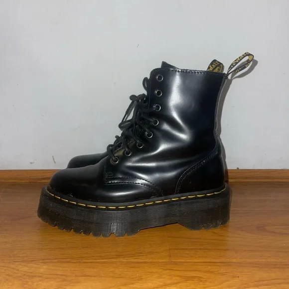 Dr. marten Jadon - Picture 2 of 2